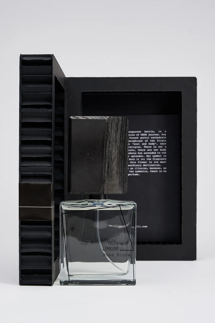 Rosa Nigra Extrait De Parfum
